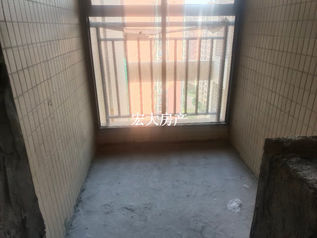 嘉豪名苑,毛坯现房 业主更换居住地出售10