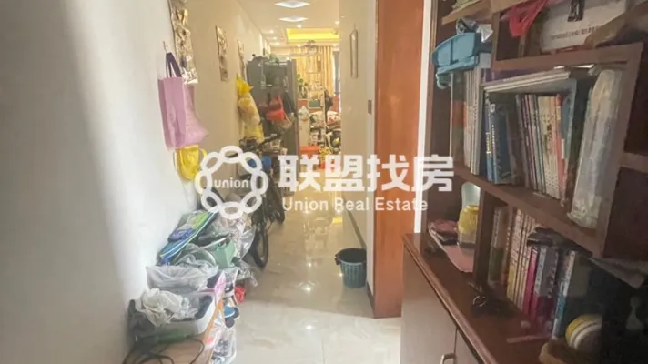 港宁旁 锦泰尊品 3室2厅1卫 使用面积大，楼层好