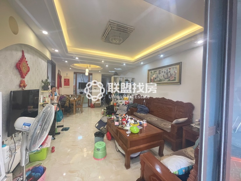 锦泰尊品,港宁旁 锦泰尊品 3室2厅1卫 使用面积大，楼层好2