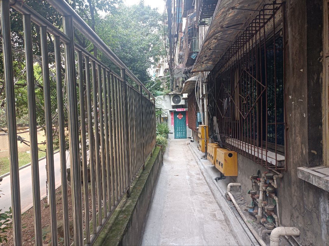 郭家坳,光大街六中对面，小两室10