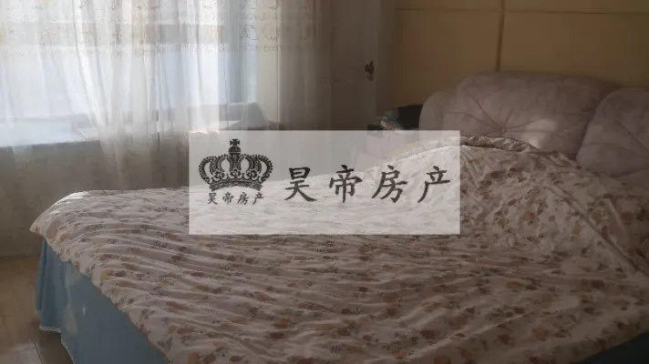 龙庭家园，四室，三厅两卫，南北通透，另外送一个平台