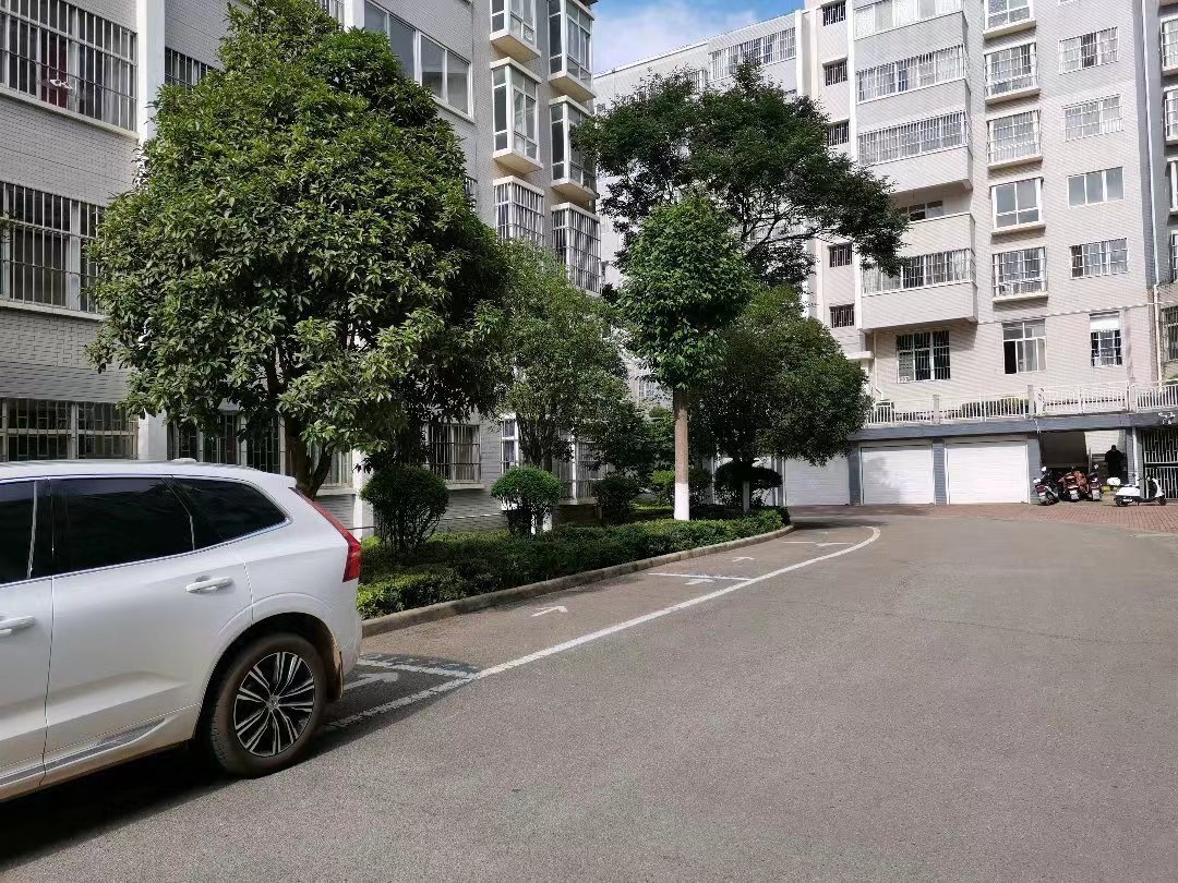 麒麟区东片区精装3室2厅1卫二手房出售5