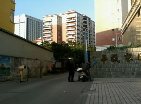 华盛家园-赤坎区世贸赤坎百园小区海园路28号