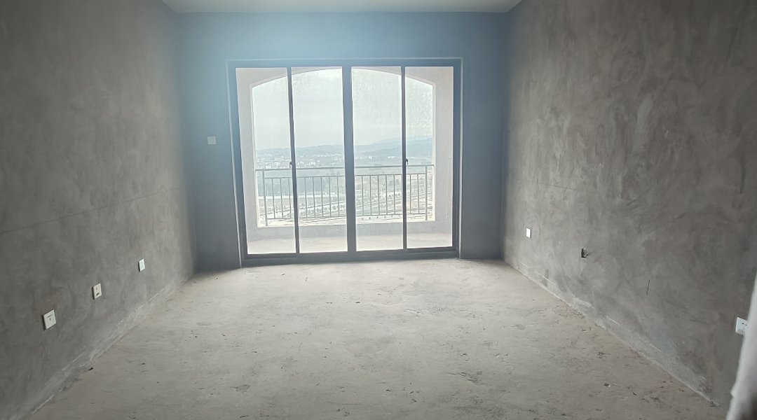 麒麟区南片区毛坯3室2厅2卫二手房出售2
