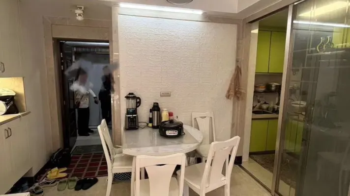 中梁公园天下 精装带家具家电 房东诚心出售