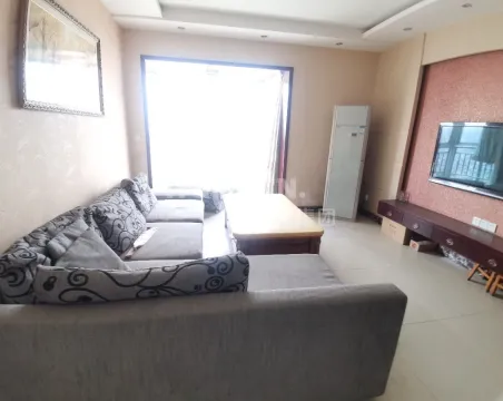 大千华庭3室2厅2卫朝南精装