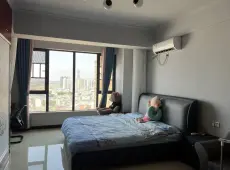 宁乡县|春城万象广场1室1厅1卫出售