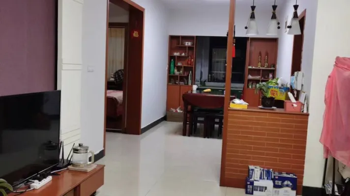 碧云国际三楼，精装两室，送车库