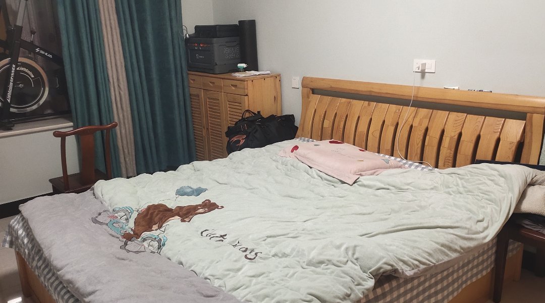 西班牙玫瑰,西班牙玫瑰一楼带院，精装两室带全屋家电1