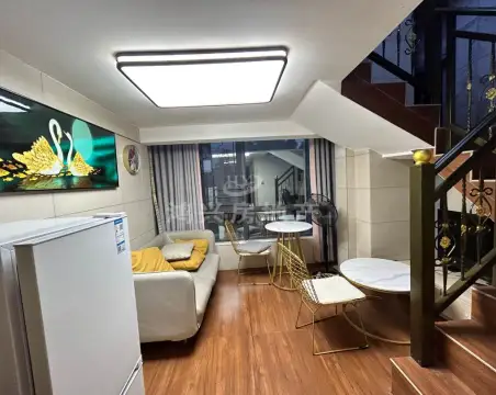 亿联建材家居五金城1室1厅1卫毛坯