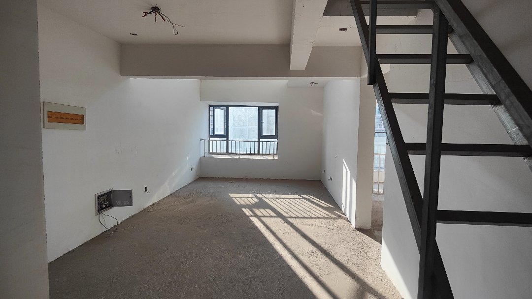 城东阳光学校附近威尼斯 三室清水跃层 好房出售-鹭洲威尼斯半岛B区二手房价