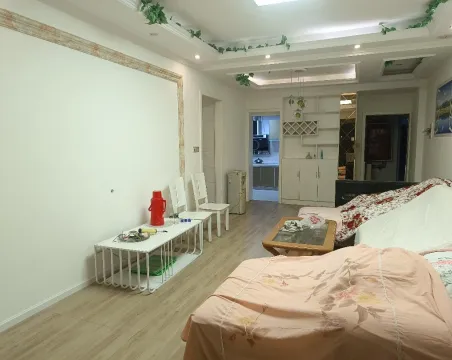 塞纳湾3室2厅1卫朝西普通