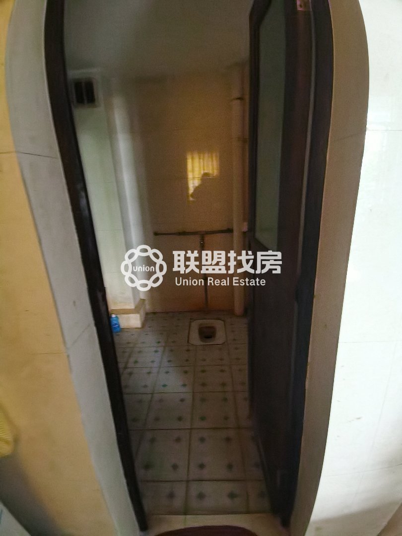 江南商贸城,近学校，单间有单独厨房卫生间彩光很好，面向小区2