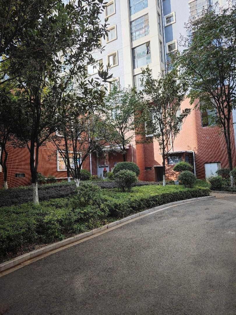 麒麟区东片区毛坯4室2厅2卫二手房出售15