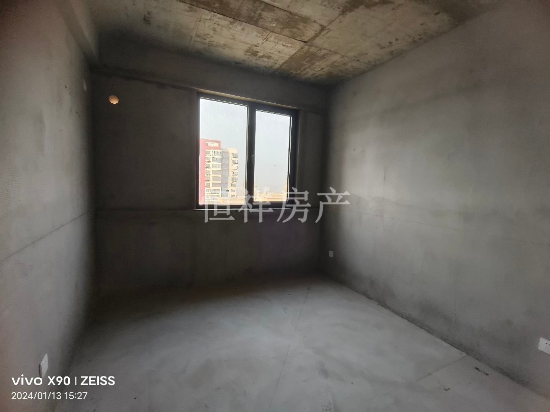 锦绣姜城,锦绣姜城毛坯三房，景观楼层，契税满二，随时过户11