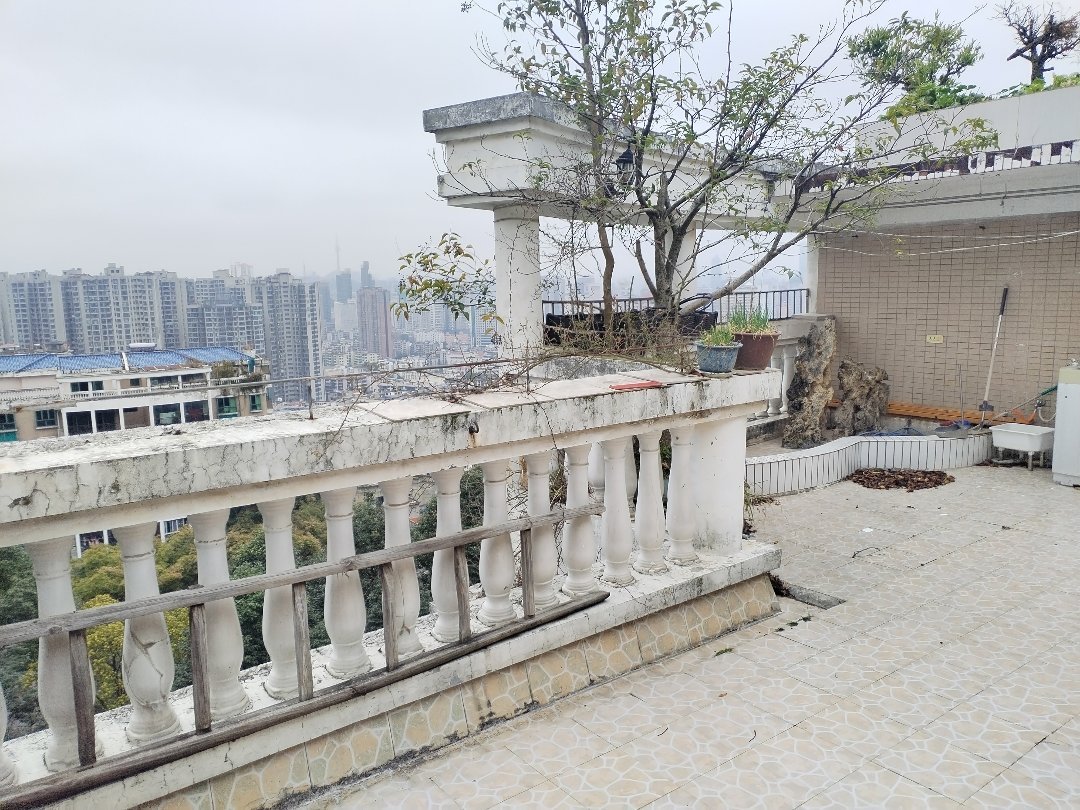 银通山庄鸿禧园,宅吉小区银通山庄山体公园门口带露台花园景观半个贵阳的复式楼9