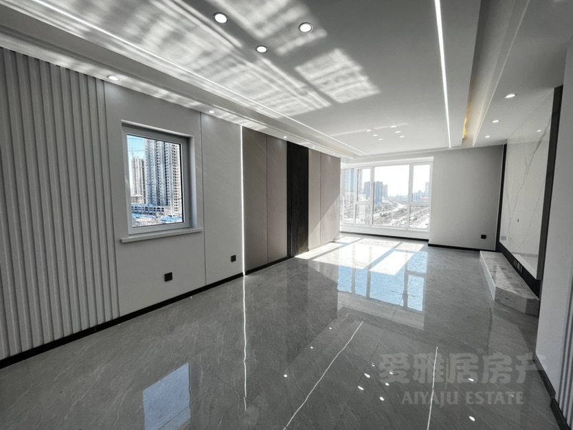 大唐荣城,大 唐荣城 电梯8层 精装出售 房本不满二年 支持贷款7