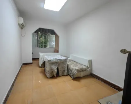 万源门诊部家属院2室1厅1卫朝东南精装