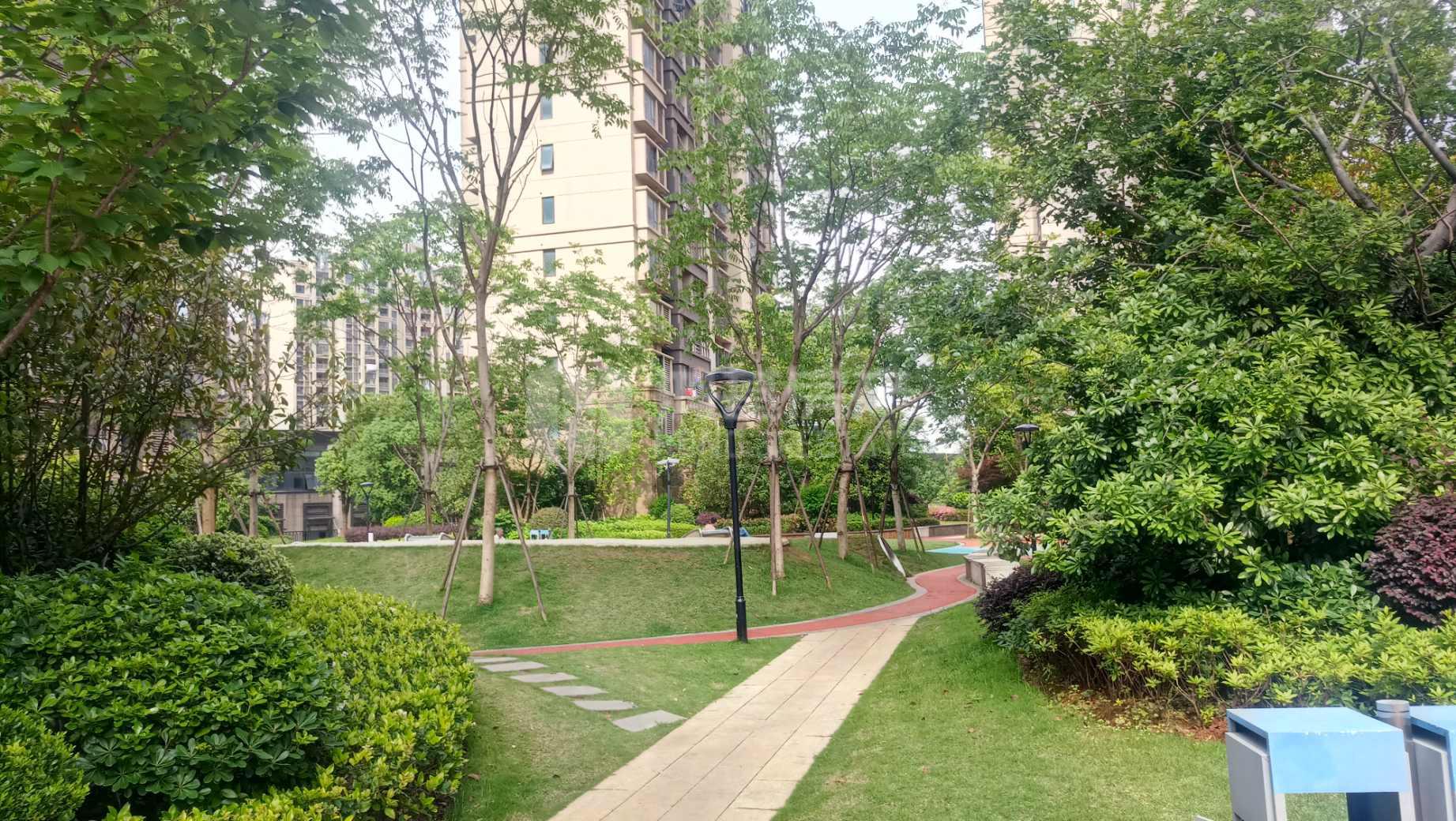 锦苑阳光,带车位，看中可谈，年轻时尚,3室2厅2卫1阳台,观景房13