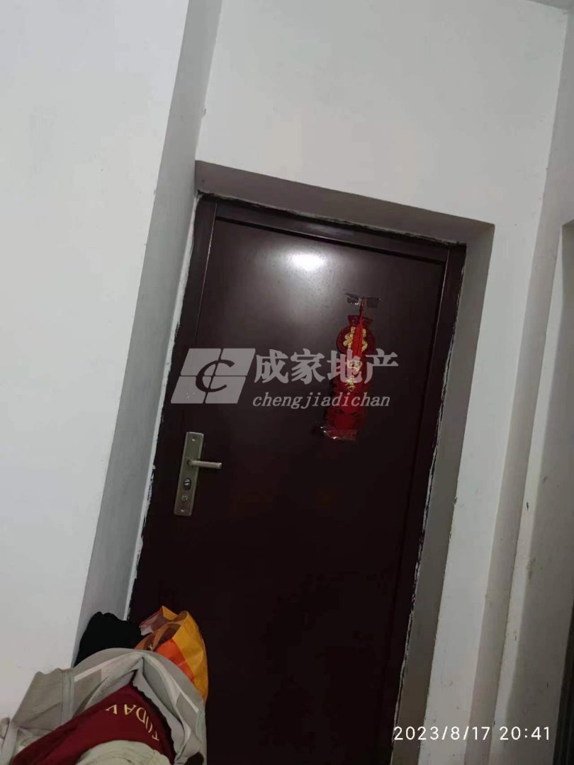 南郡名邸商住楼,电梯大单间，少有户型出售1