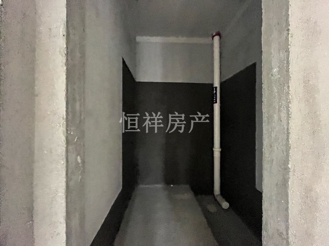 融创玉兰花园,锦绣姜城 玉兰花园 毛坯 多层电梯洋房 任意装修！8