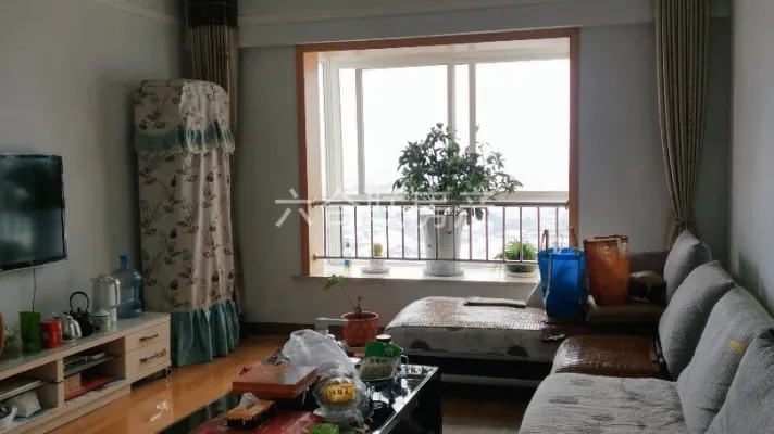 三国广场3室2厅普装房出售