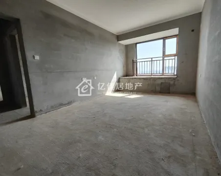 启德华府3室2厅2卫毛坯