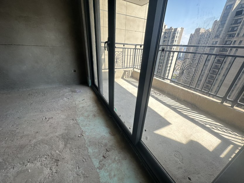 麒麟区西片区毛坯3室2厅2卫二手房出售13