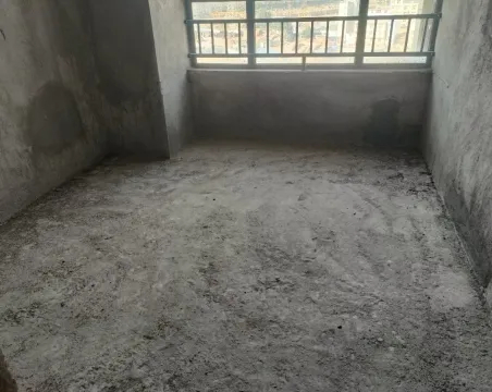 阳光翡翠华府3室2厅2卫朝东南毛坯