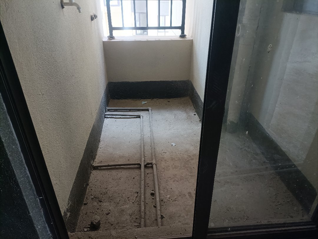阳光翡翠华府,刚需小高层3居室带露台2