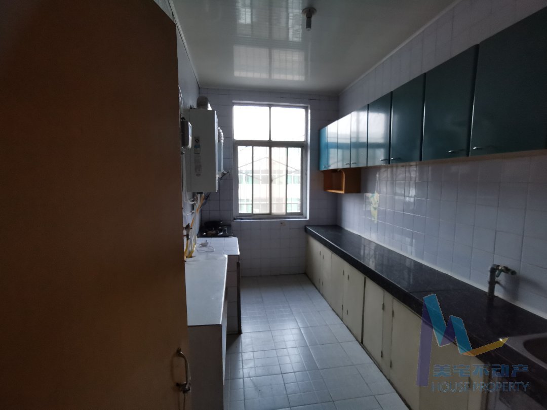 水资源管理办公室家属院,单位小区，物业费小，拎包入住12