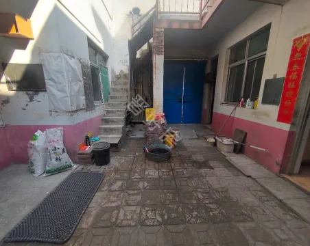 建东巷6室2厅1卫朝南北普通