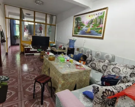 万源二轻局3室2厅1卫朝东精装