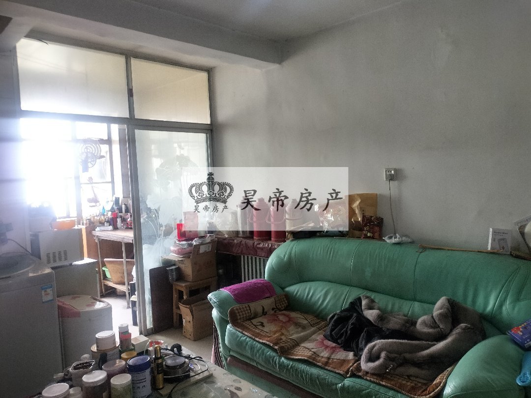 三室一厅一卫 自由装修 房东在新疆5.1左右回来-老电视台家属院二手房价