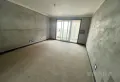 公园里毛坯大四室白菜价6