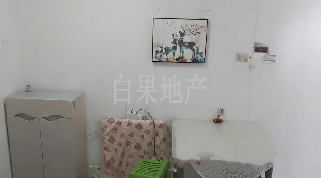 鸿利聚龙回迁房,1室1厅1卫1阳台1000元/月,环境幽静,居住舒适5