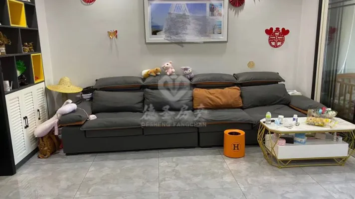 铁北新城个人婚房装修 南北通透.