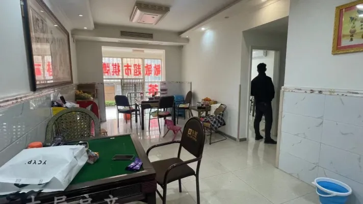 经典4室2厅2卫1阳台户全明精装两证齐全