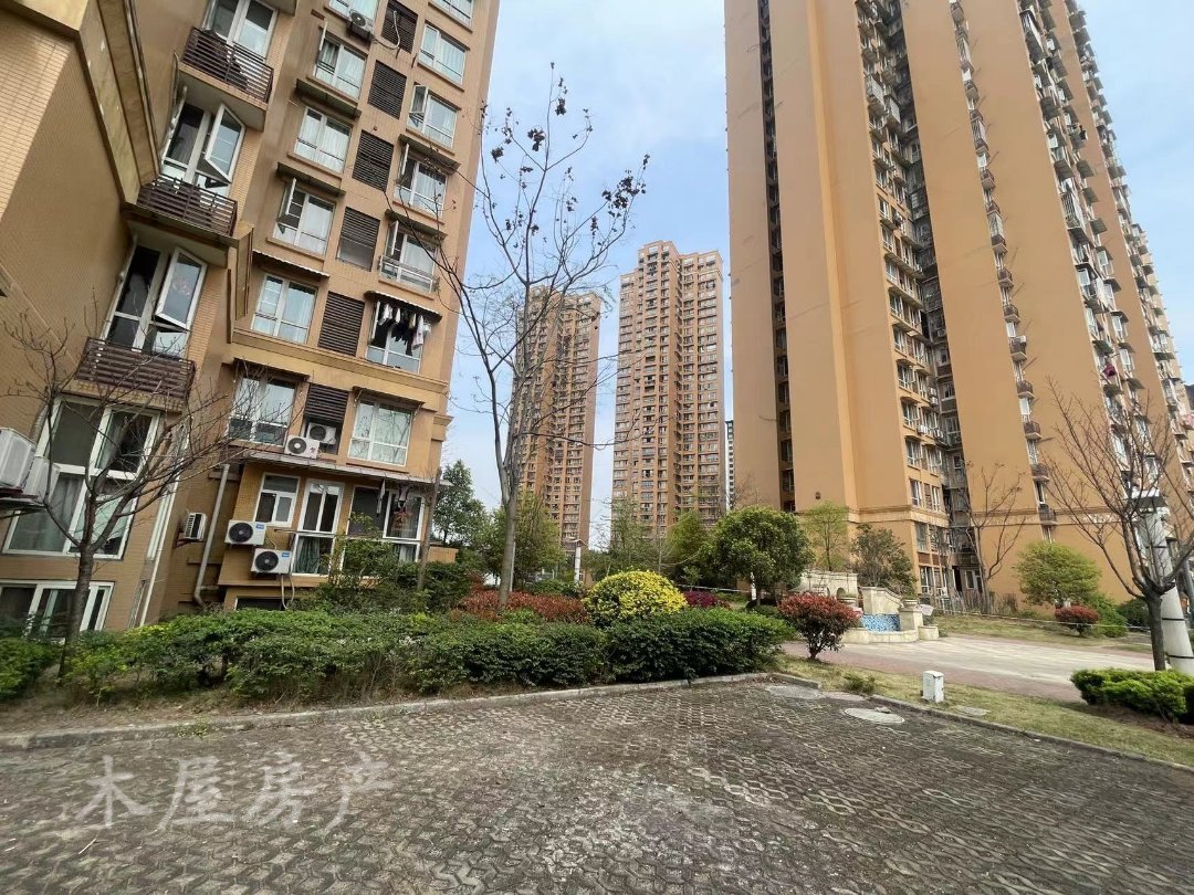 君豪御园,经典4室2厅2卫1阳台户全明精装两证齐全12