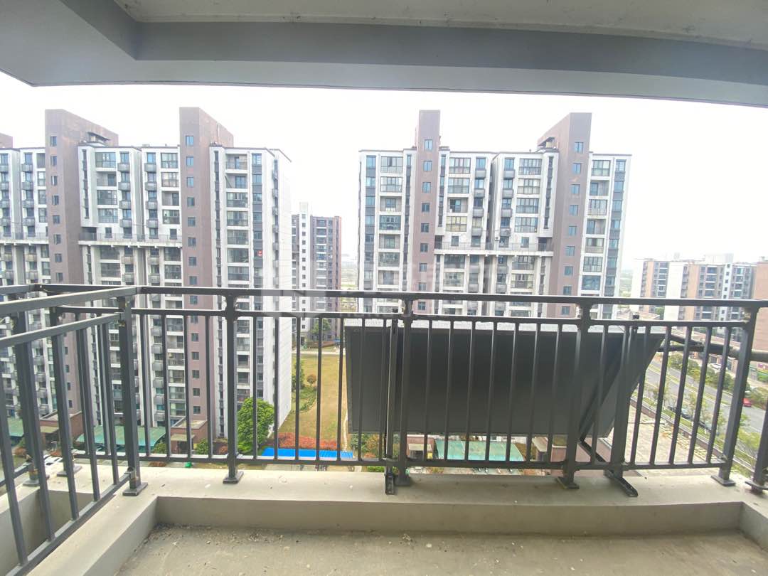中航瑶湖郡瑶湖瑞都,南北通透,3室2厅2卫2阳台全南,户型非常棒,有户型为证9