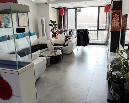 佳兆业水岸华府4室4厅2卫朝南北精装