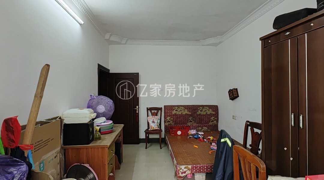 容县城南精装4室2厅2卫二手房出售11