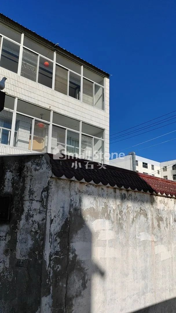 西沙柳营路独院，三个地基三层，大产权车出让土地能进院