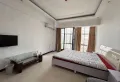 顶品公寓。中间楼层，包改合同。8