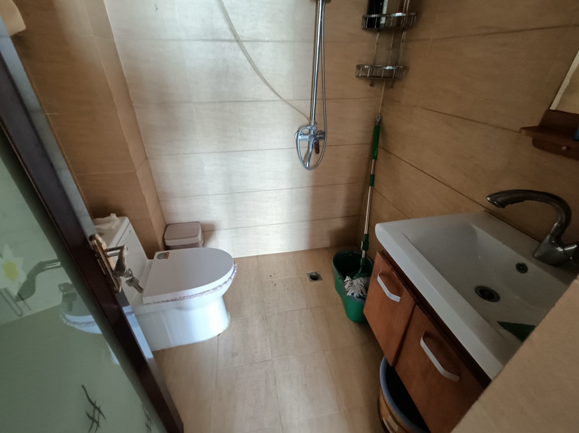 和熙苑,和熙苑1100元/月64㎡1室1厅1卫1阳台精装5