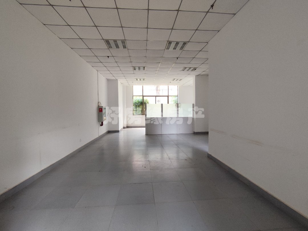 云锡俊园小区商铺：办公室、美容院、百货店、兴趣培训室-云锡俊园二手房价