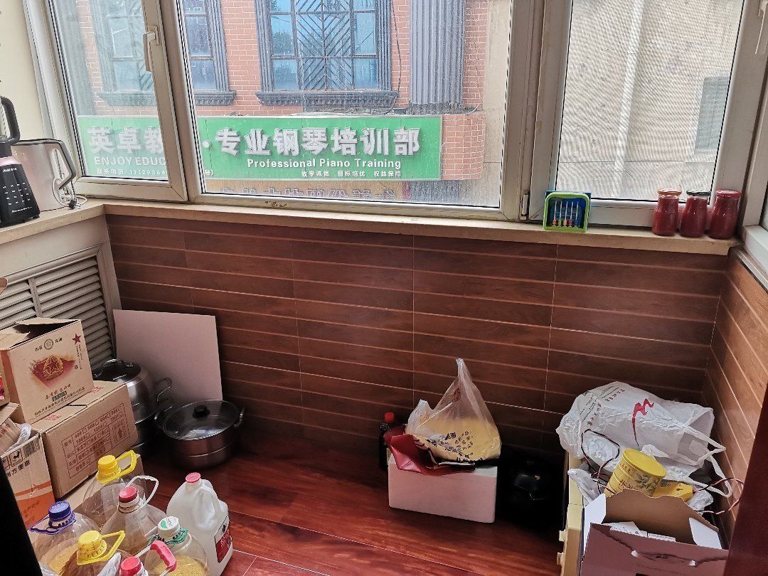 新华书店家属院,八一广场附近  精装三居 桥北实验4