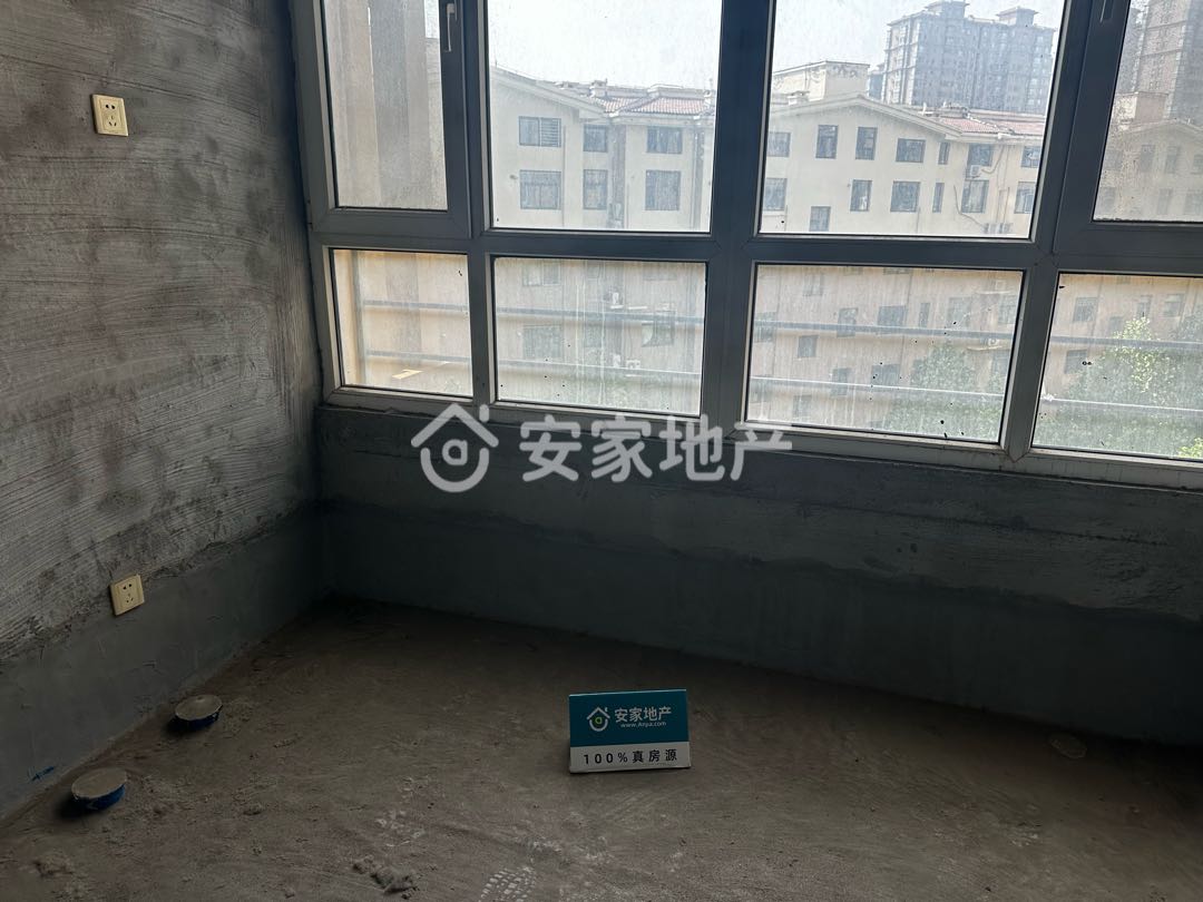 鼎鑫黄金水岸,[五月精选]水岸电梯好楼层，三室两卫，全明户型满二，有钥匙3