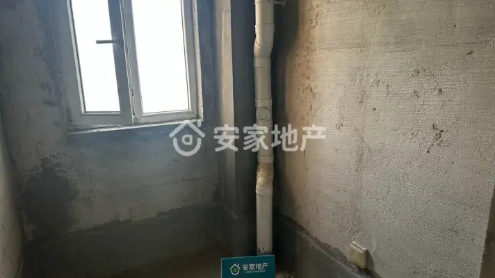 [五月精选]水岸电梯好楼层，三室两卫，全明户型满二，有钥匙
