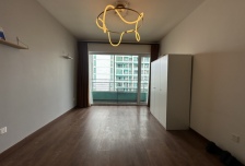 华贸公寓高层东向精致正规一居，干净，温馨，不临街，出门skp